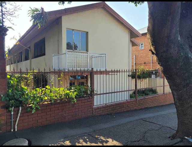 1.5 BEDROOM FLAT TO LET IN MORNINGSIDE